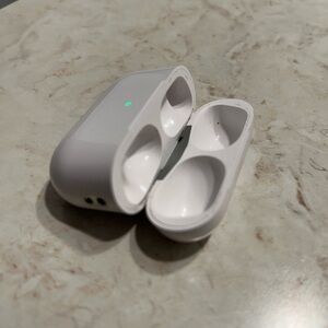 AirPods Pro 2nd gen *case only*